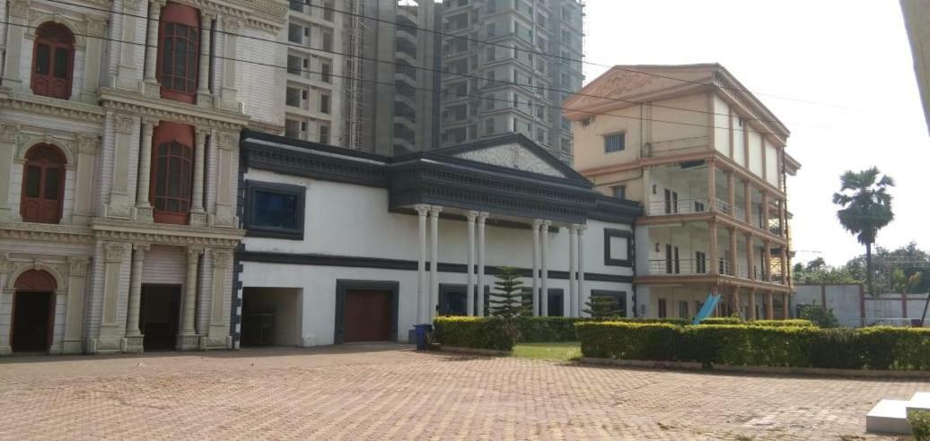 Aristro Club Hotel Kolkata Exterior photo